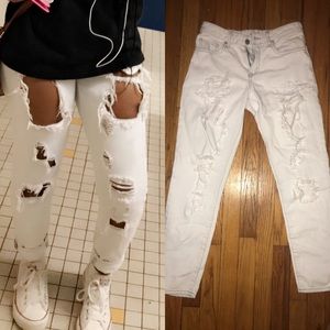 Forever21 Los Angeles Distressed Jeans